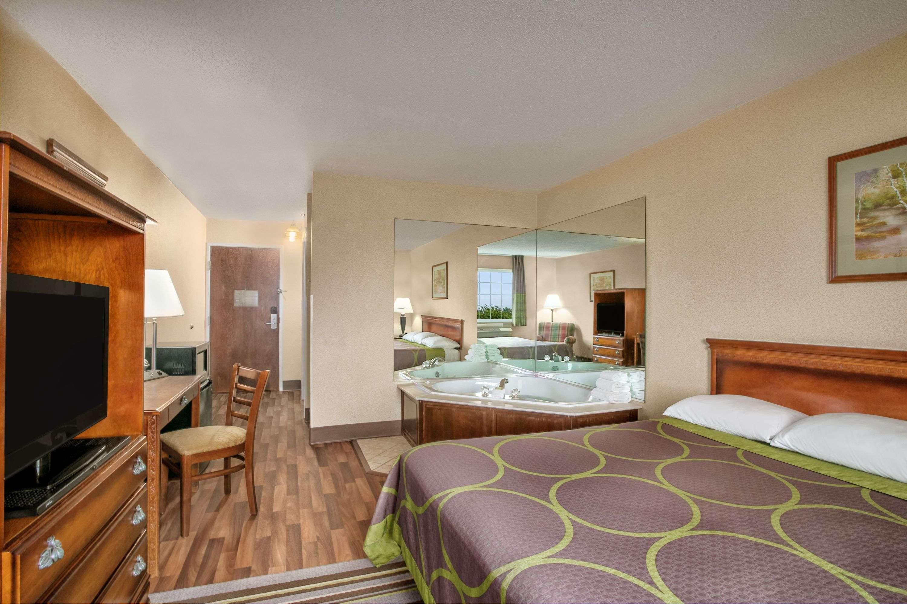 Super 8 By Wyndham Grayville Extérieur photo